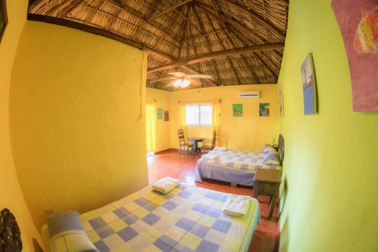 Hotel Cafe Del Sol Monterrico Buitenkant foto