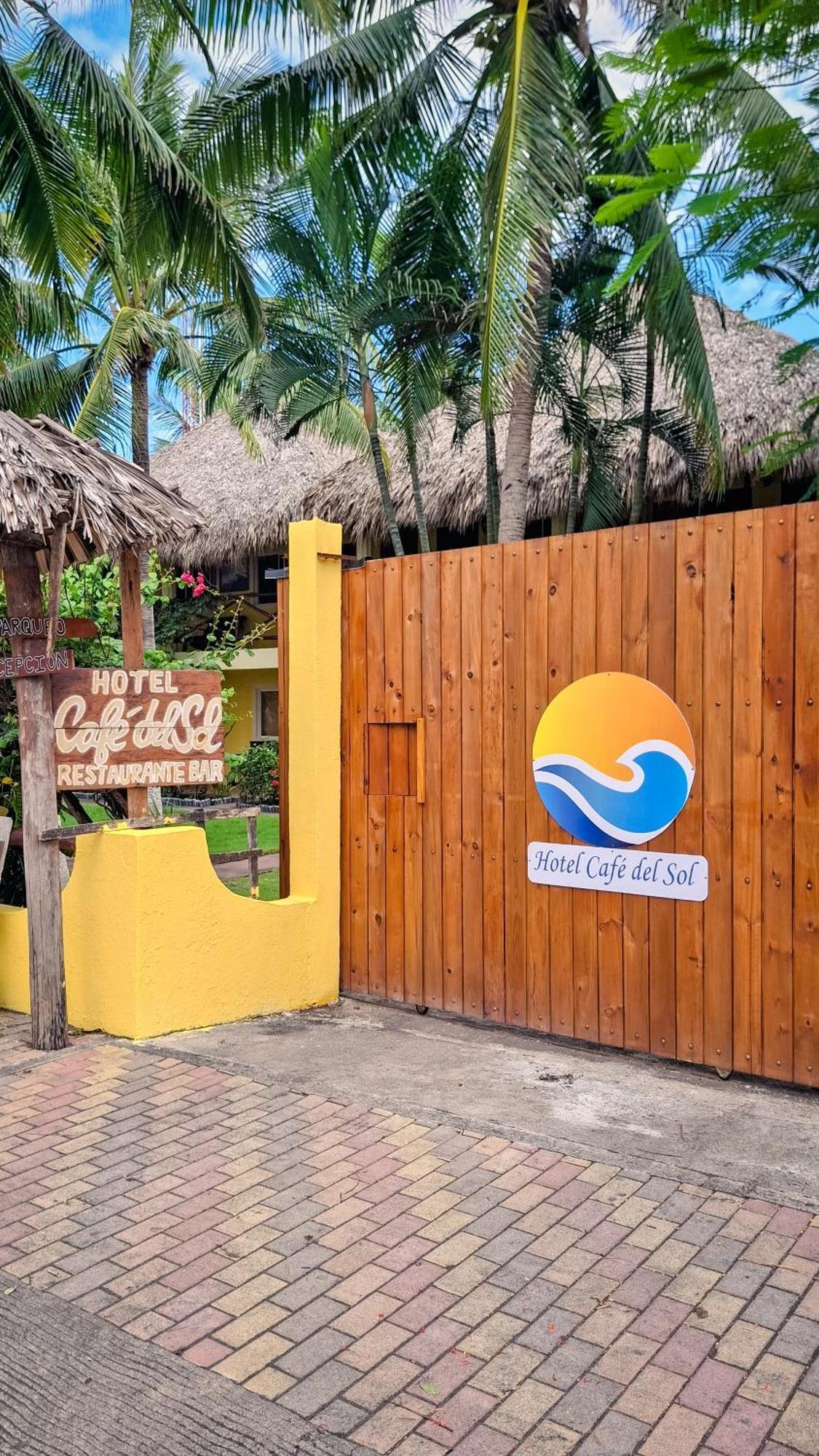Hotel Cafe Del Sol Monterrico Buitenkant foto