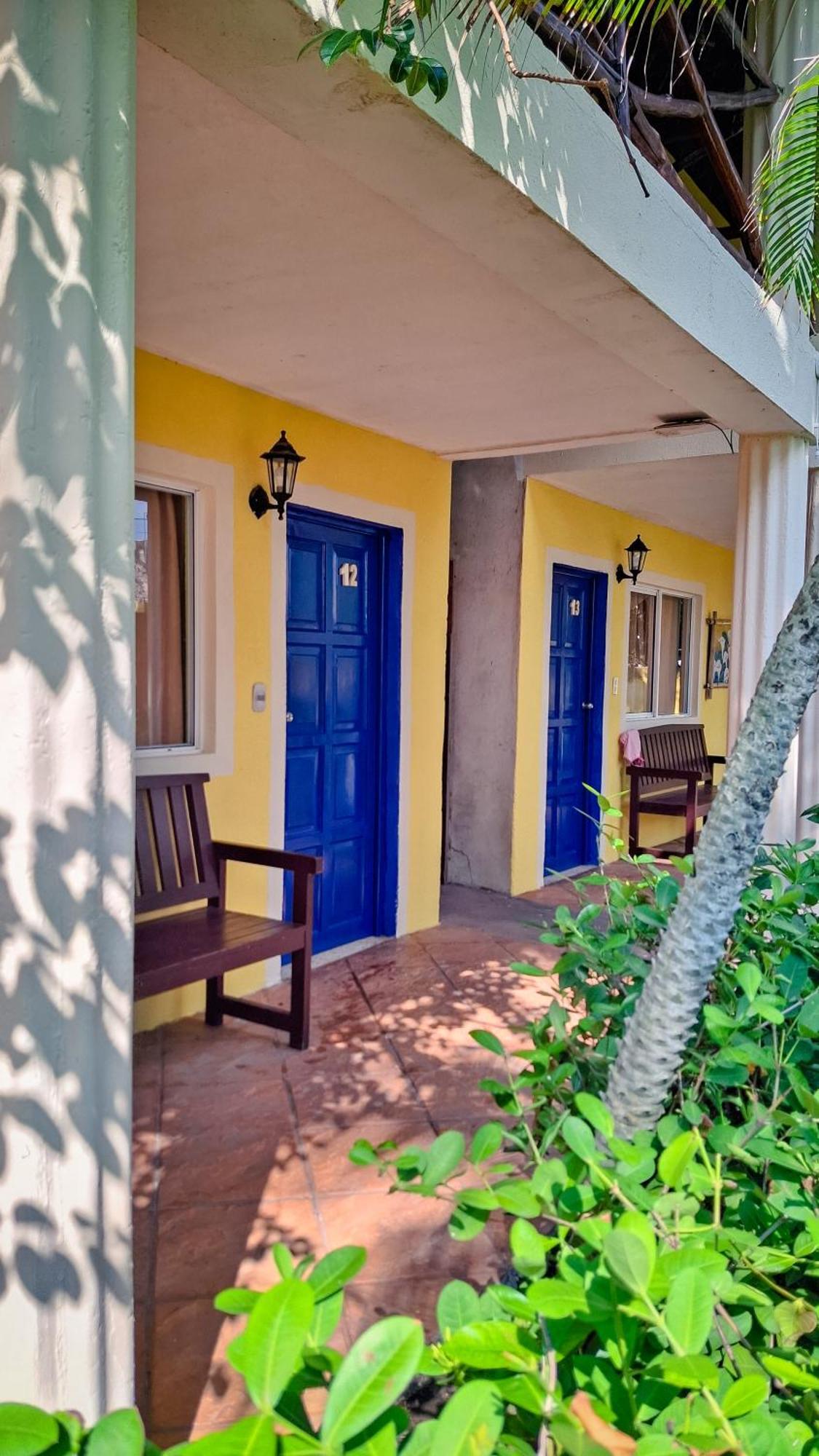 Hotel Cafe Del Sol Monterrico Buitenkant foto