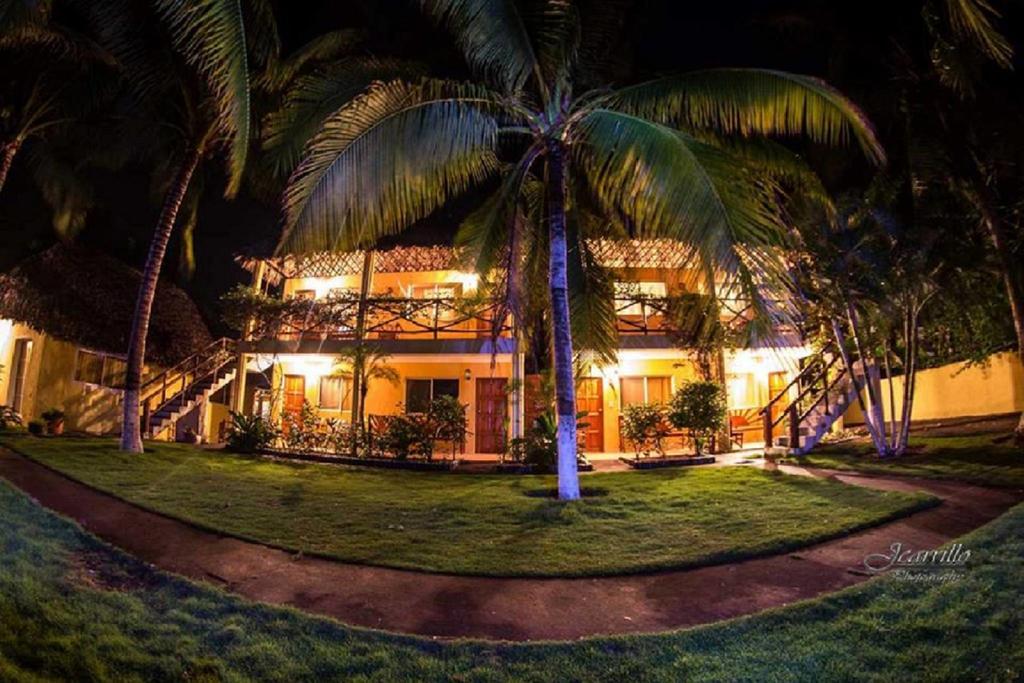 Hotel Cafe Del Sol Monterrico Buitenkant foto