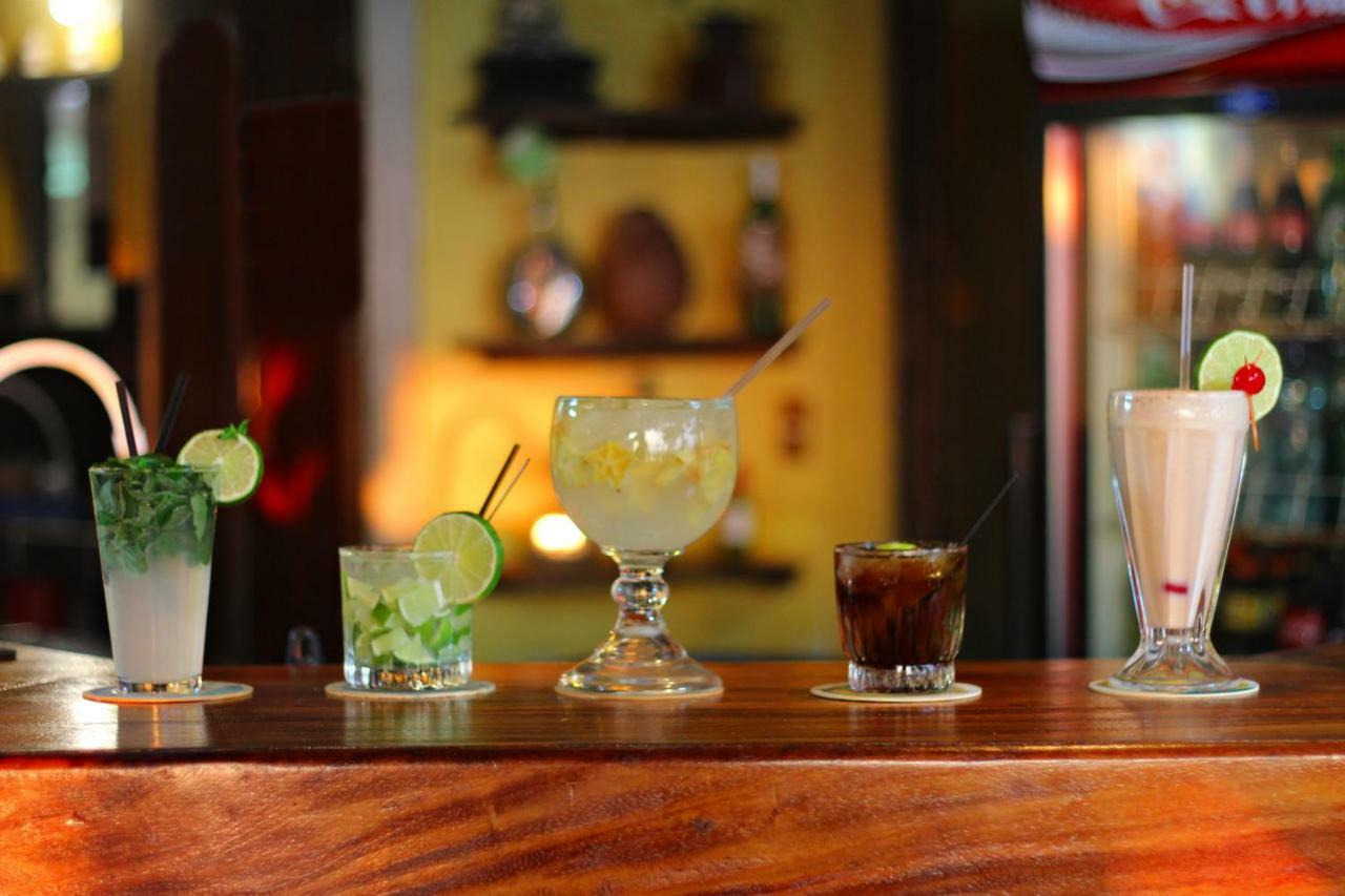 Hotel Cafe Del Sol Monterrico Buitenkant foto